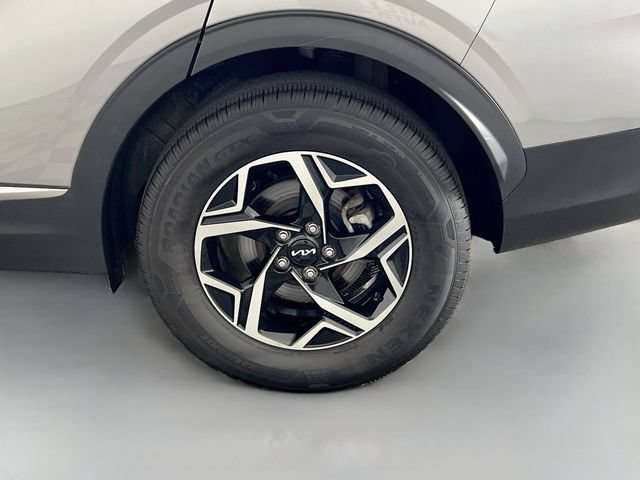 Used 2023 Kia Sportage LX AWD/4WD image 32