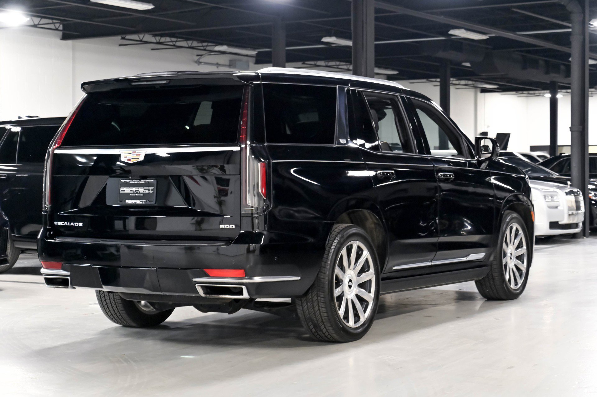 Used 2024 Cadillac Escalade Premium Luxury Platinum AWD/4WD image 19