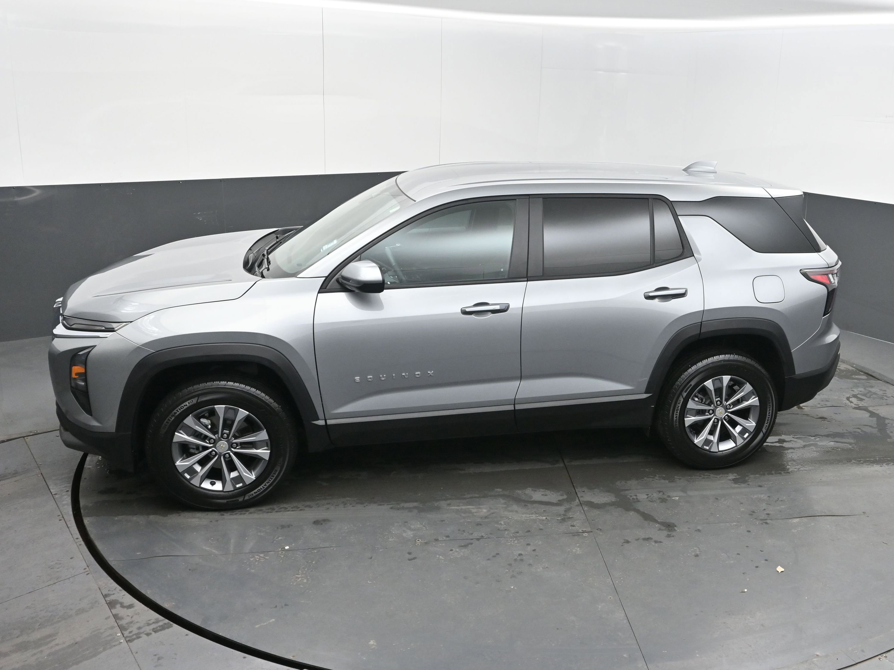 Used 2025 Chevrolet Equinox LT image 33