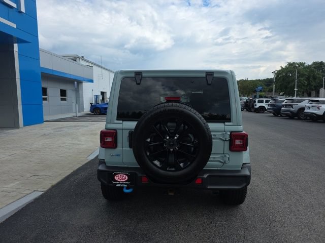 Used 2024 Jeep Wrangler Unlimited Sahara w/ Safety Group AWD/4WD image 3