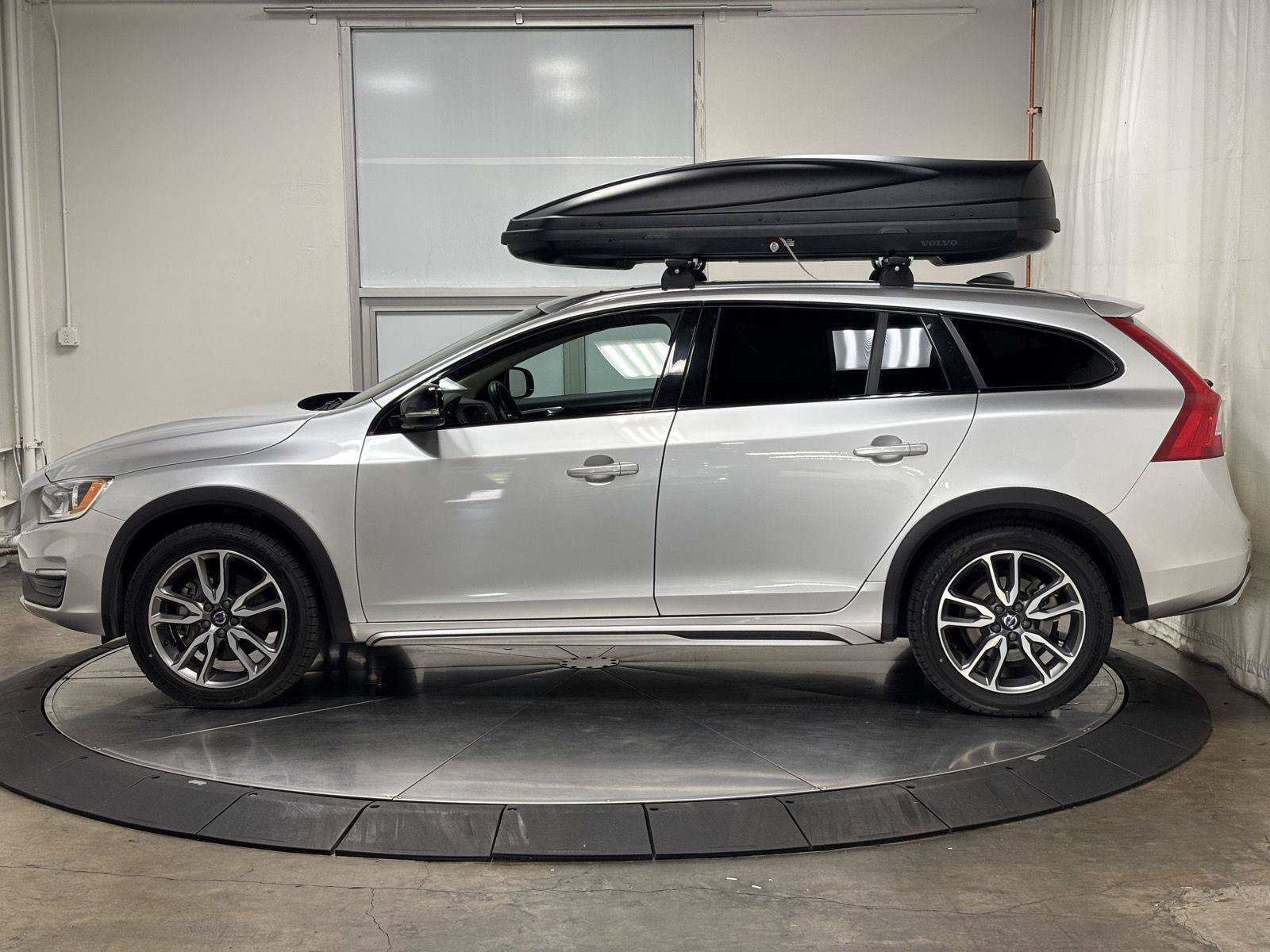 Used 2017 Volvo V60 T5 Cross Country w/ Convenience Package AWD/4WD image 5