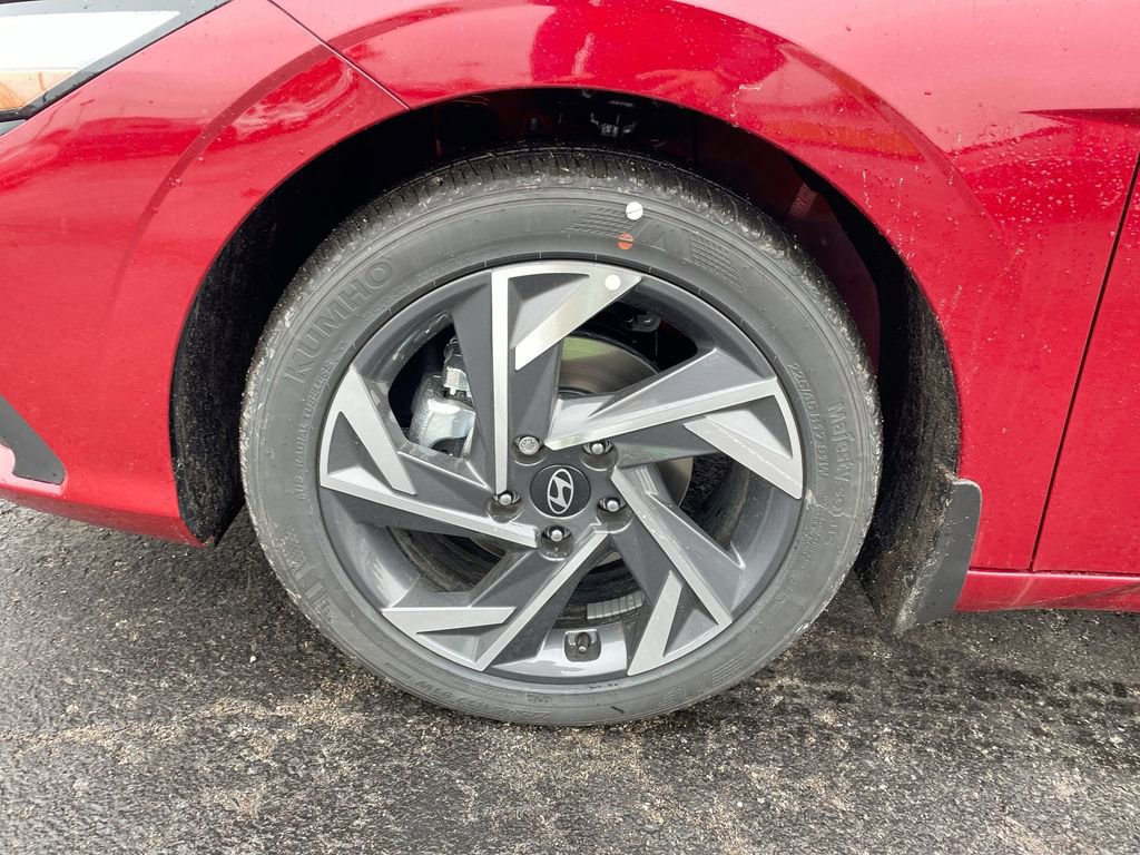 Used 2025 Hyundai Elantra Sport image 36