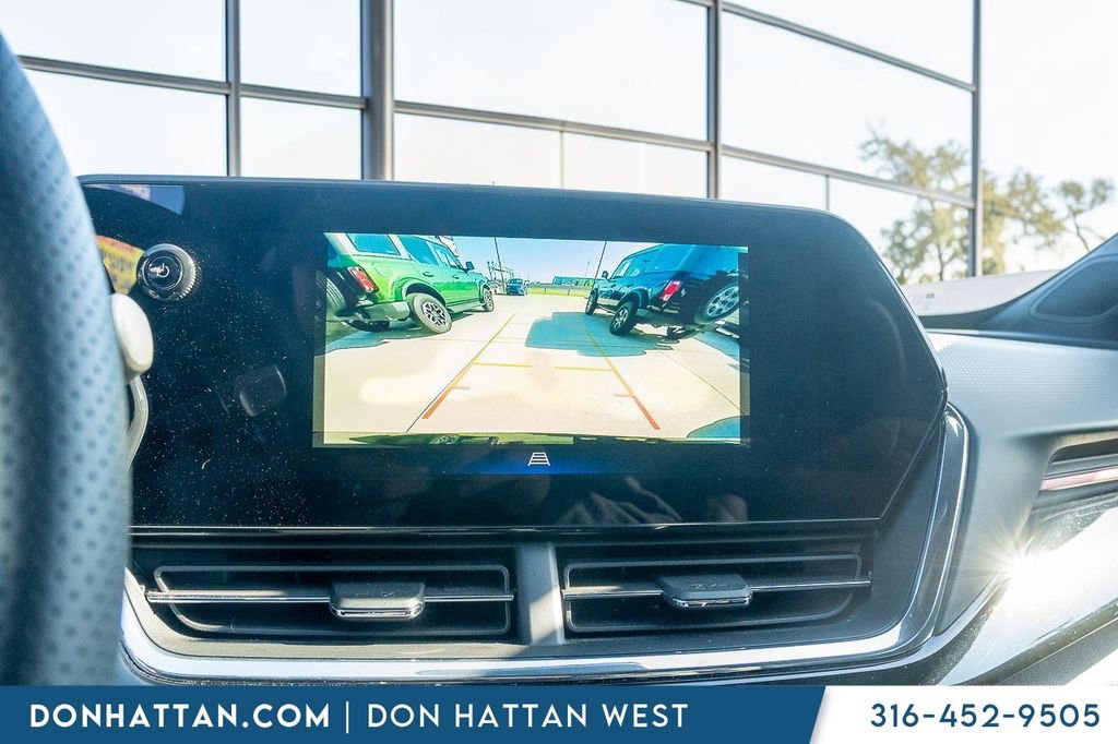 Used 2025 Chevrolet Trax RS w/ Driver Confidence Package FWD image 8