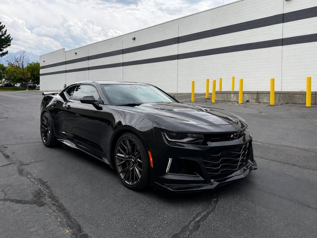 Used 2019 Chevrolet Camaro ZL1 w/ LPO, ZL1 Protection Package RWD image 9