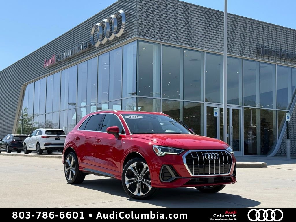 Used 2019 Audi Q3 2.0T Prestige w/ Prestige Package image 2