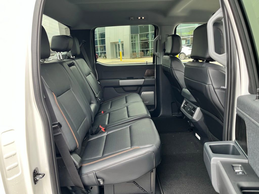 New 2026 Ford F250 Lariat w/ Black Appearance Package image 9