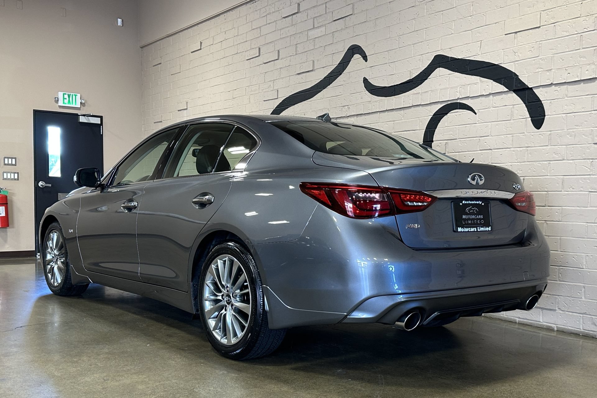 Used 2018 INFINITI Q50 Luxe w/ Essential Package (3.0T Luxe) AWD/4WD image 6