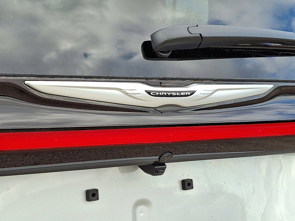 New 2026 Chrysler Pacifica Select image 4