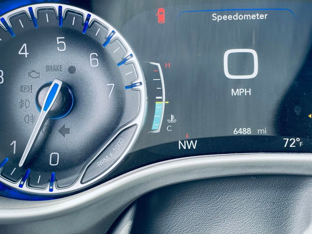 Used 2026 Chrysler Pacifica Select FWD image 18