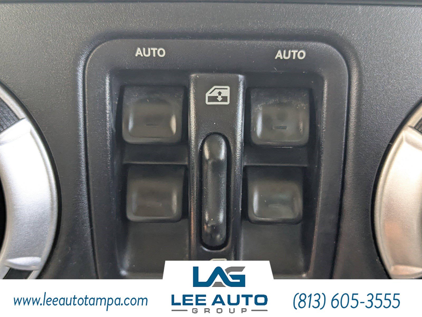 Used 2015 Jeep Wrangler Unlimited Sahara w/ Connectivity Group image 18