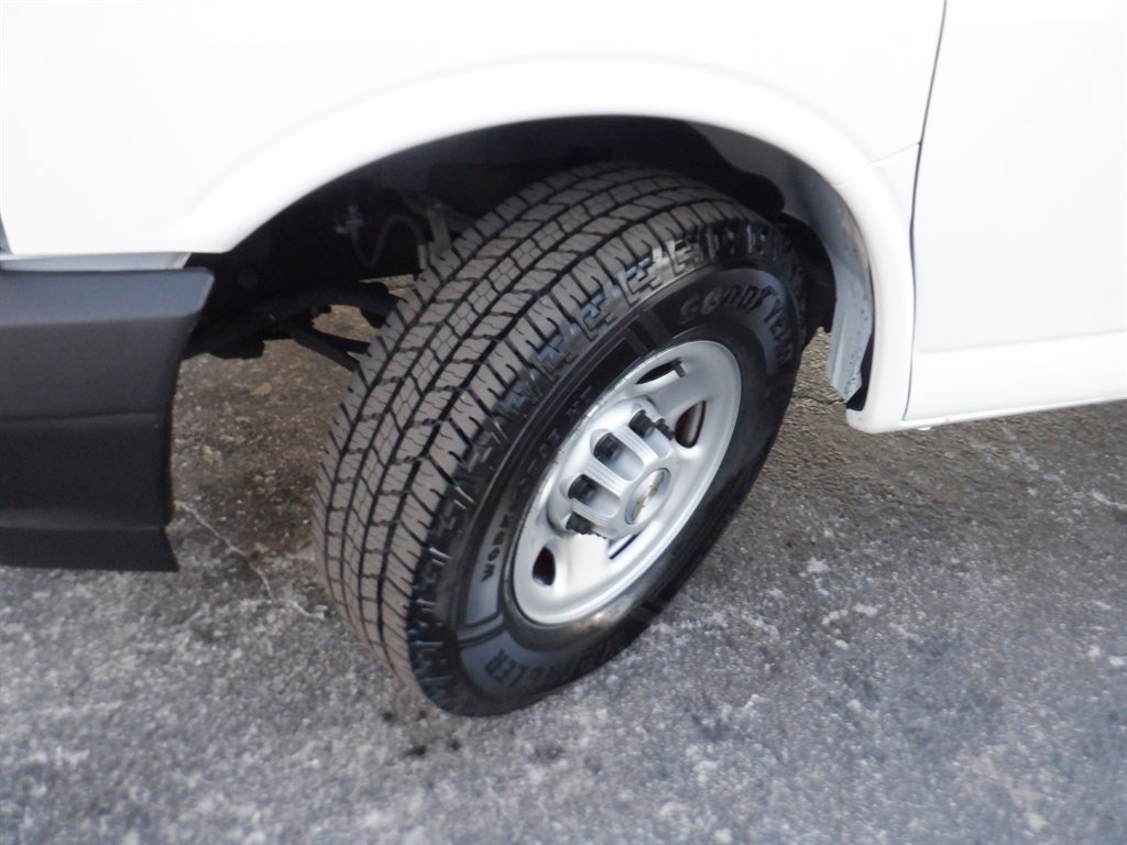 Used 2023 Chevrolet Express 2500 Hvac BIN Package w/ Driver Convenience Package image 20