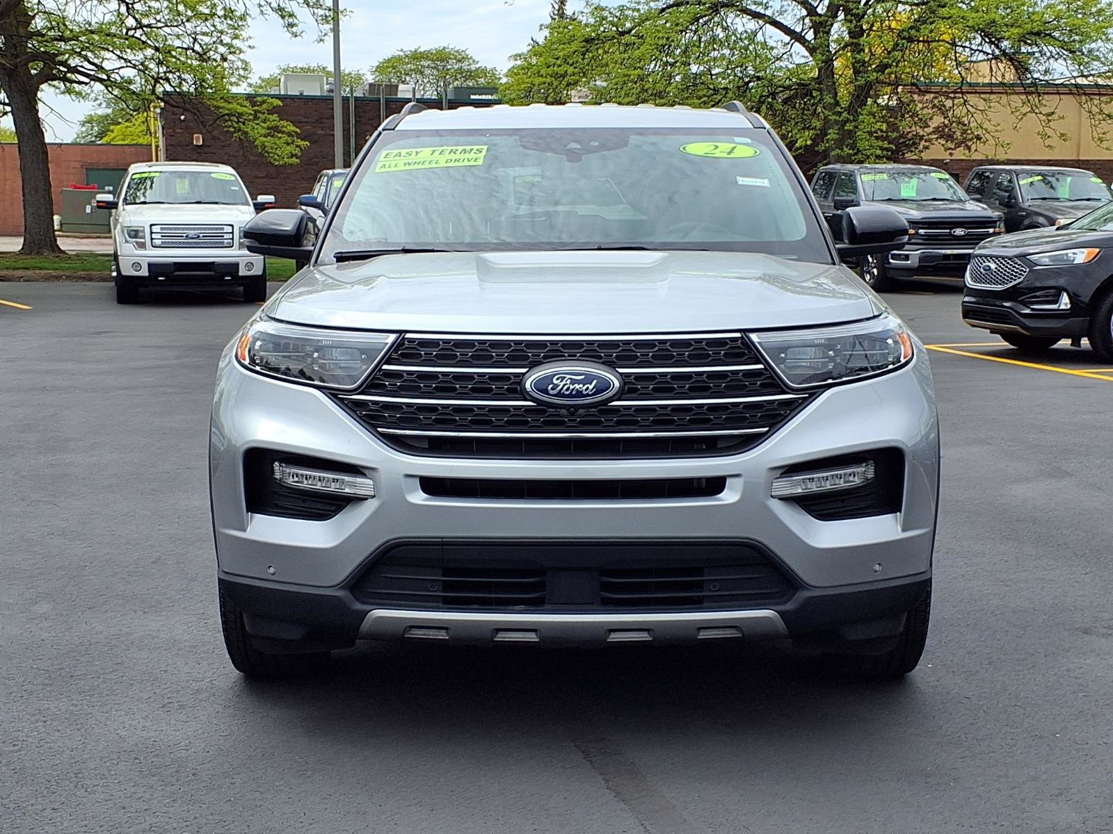 Used 2024 Ford Explorer XLT w/ Equipment Group 202A AWD/4WD image 26