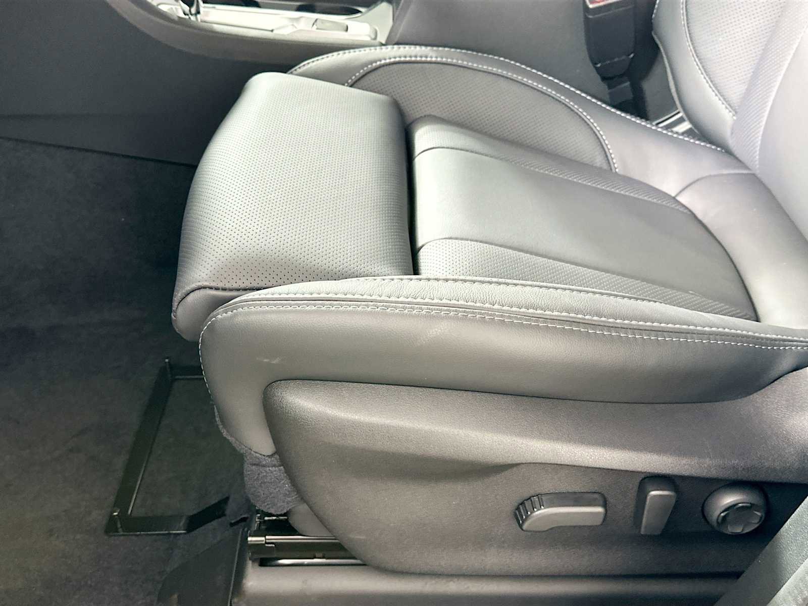 New 2025 Subaru Ascent Limited image 18