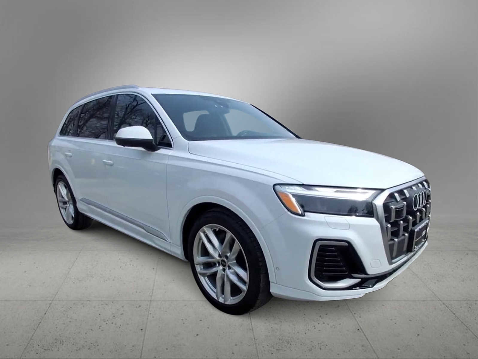 Certified 2025 Audi Q7 3.0T Premium Plus image 2