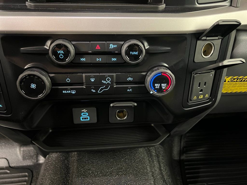 New 2025 Ford F550 4x4 Supercab Super Duty image 12