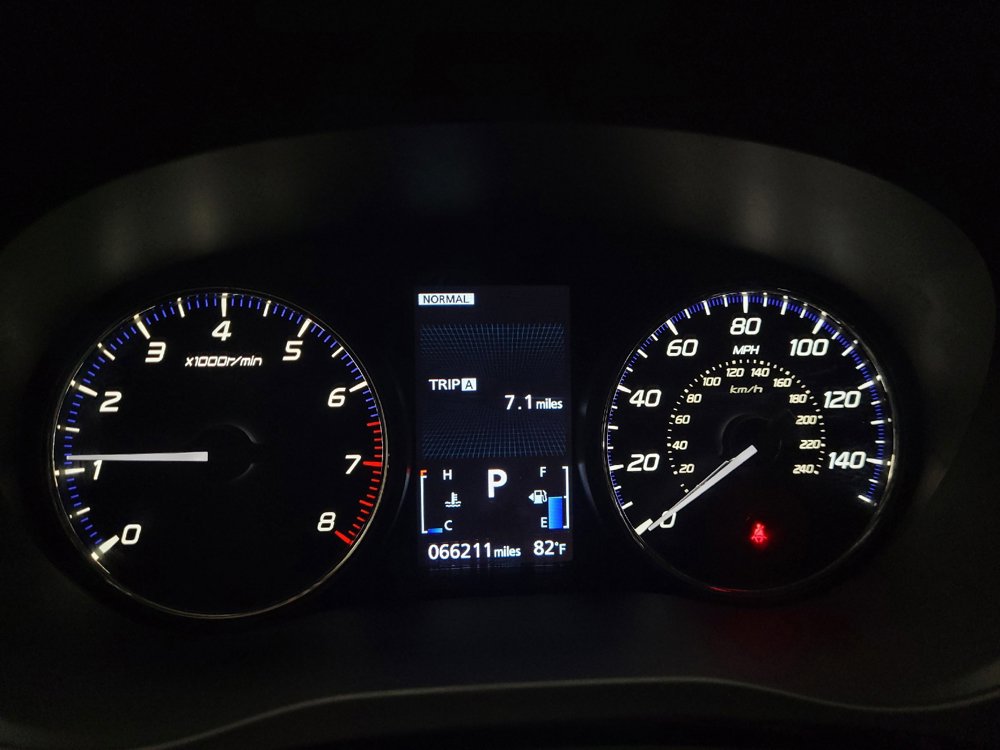 Used 2016 Mitsubishi Outlander SEL AWD/4WD image 23