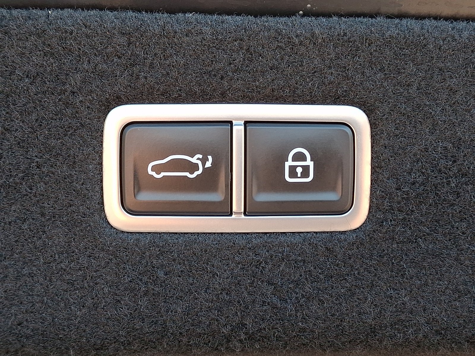 Used 2023 Genesis G90 3.5T AWD/4WD image 29
