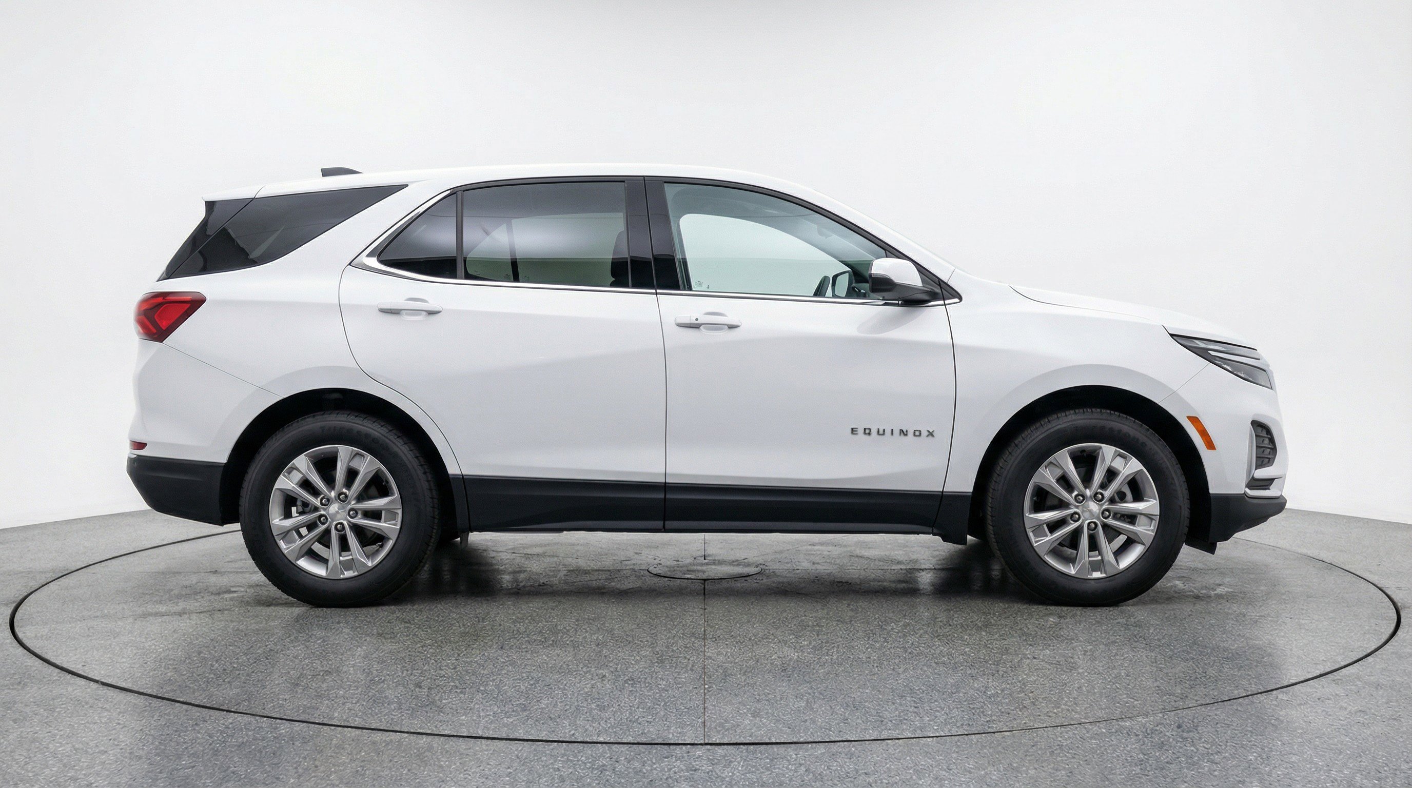 Used 2025 Chevrolet Equinox LT image 11