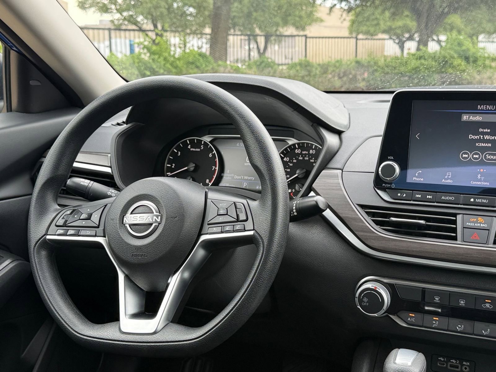 Used 2025 Nissan Altima 2.5 SV FWD image 35