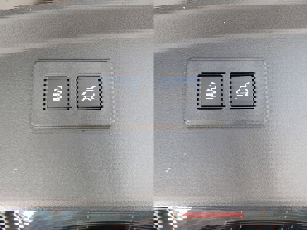 Used 2025 Subaru Outback Touring XT w/ Popular Package #2 image 27