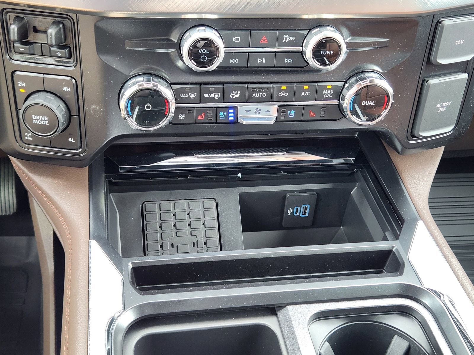 New 2026 Ford F350 King Ranch w/ FX4 Off-Road Package AWD/4WD image 19