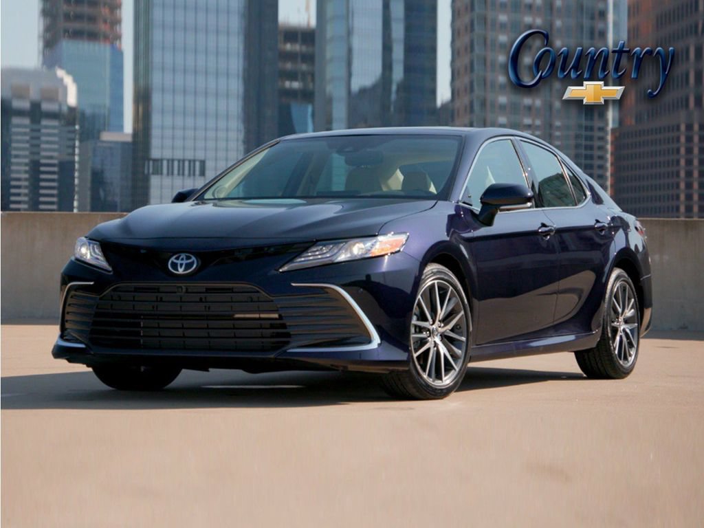 Used 2023 Toyota Camry SE w/ Cold Weather Package