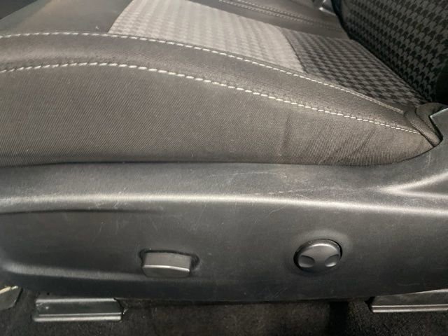 Used 2022 Dodge Challenger SXT image 23