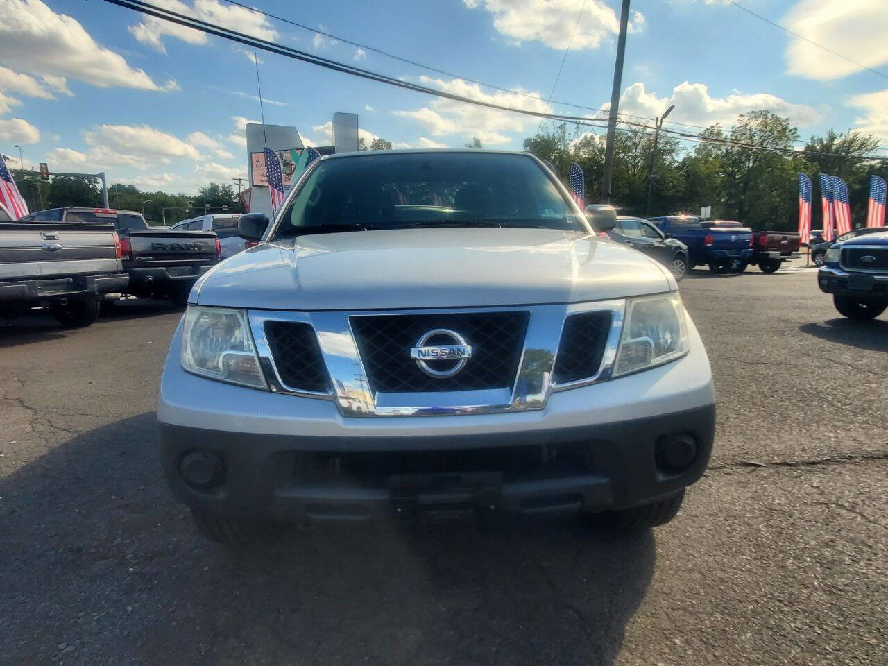 Used 2015 Nissan Frontier S image 10