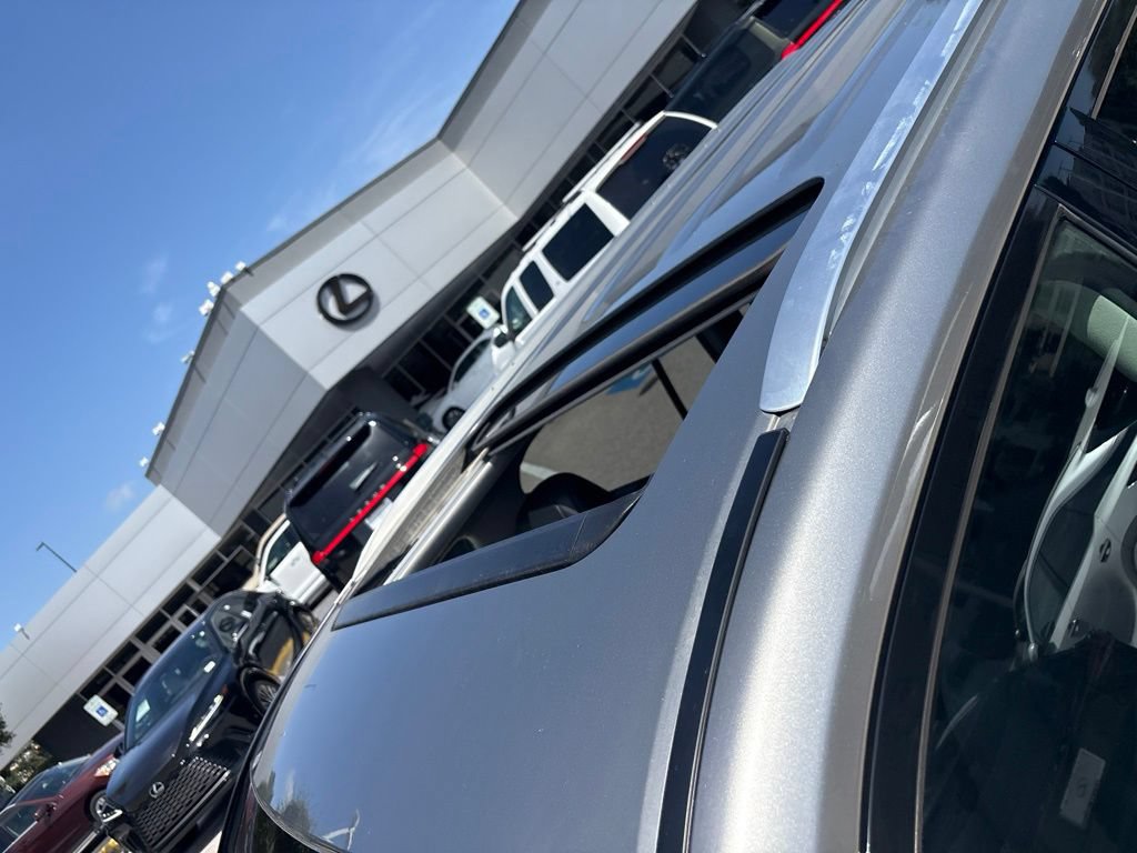 Used 2016 Lexus LX 570 4WD w/ Luxury Package image 10