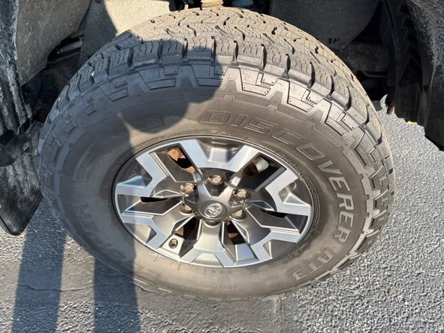 Used 2017 Toyota Tacoma TRD Off-Road w/ Tow Package (A/T) AWD/4WD image 27