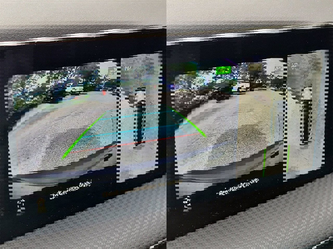 Used 2025 Nissan Kicks SR image 25