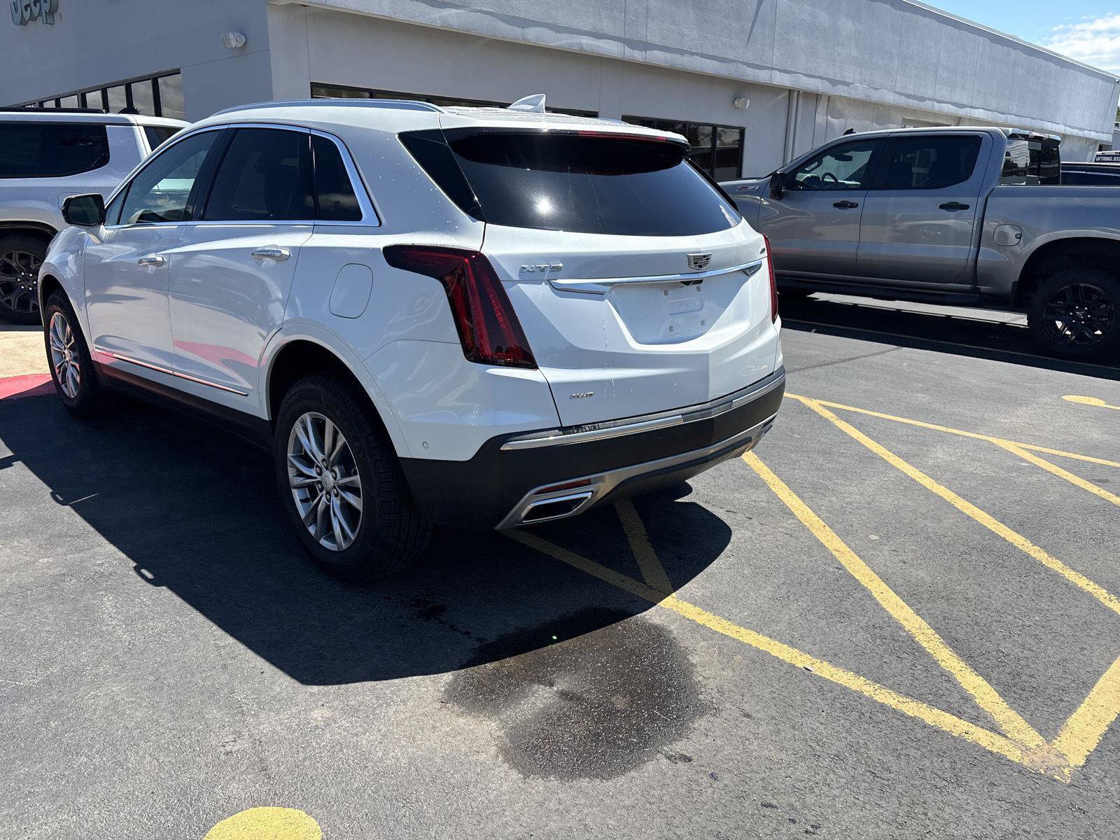 Used 2022 Cadillac XT5 Premium Luxury w/ Technology Package AWD/4WD image 7