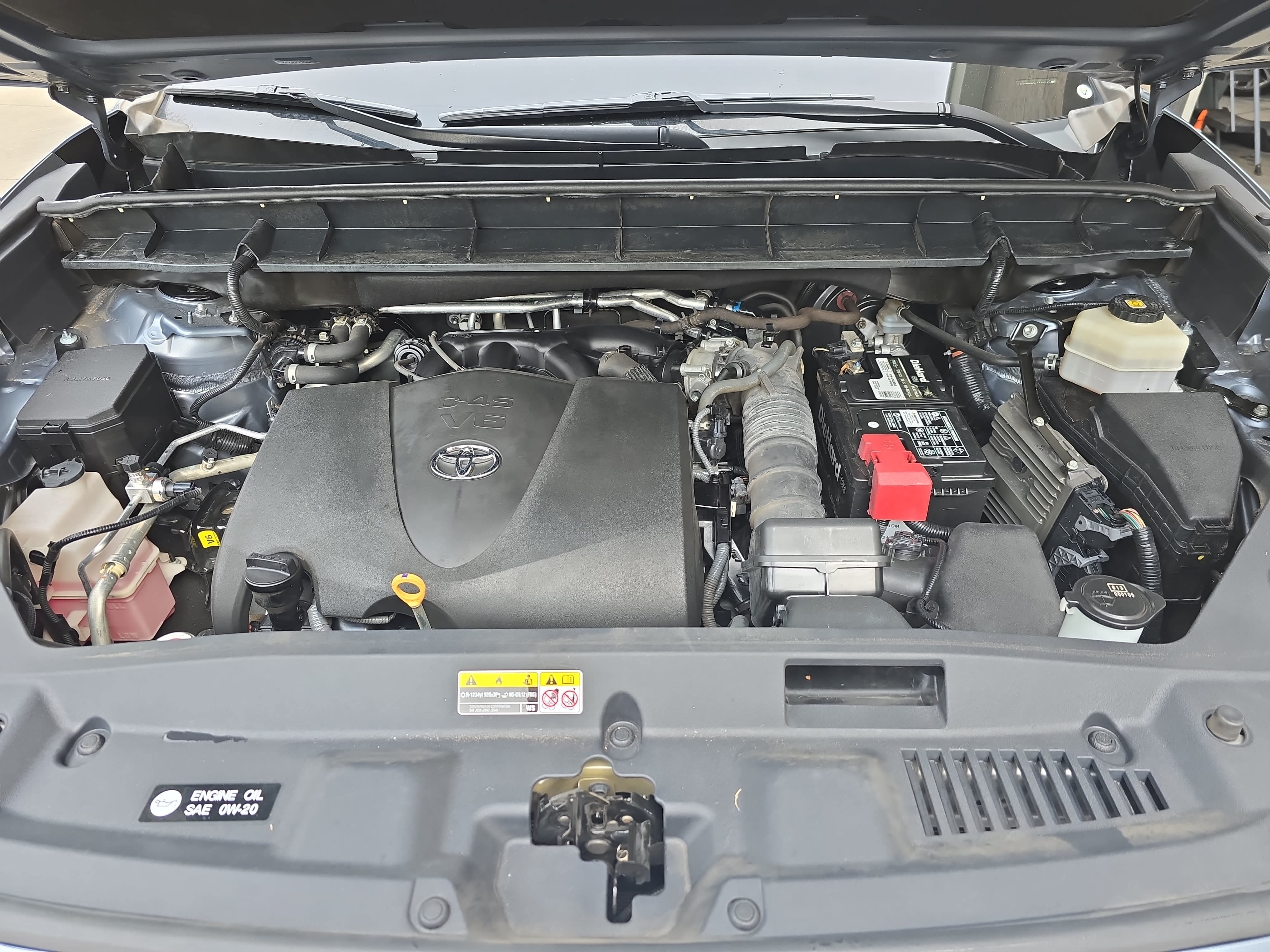 Used 2020 Toyota Highlander Platinum AWD/4WD image 30