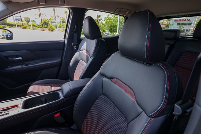New 2025 Nissan Kicks SR image 15