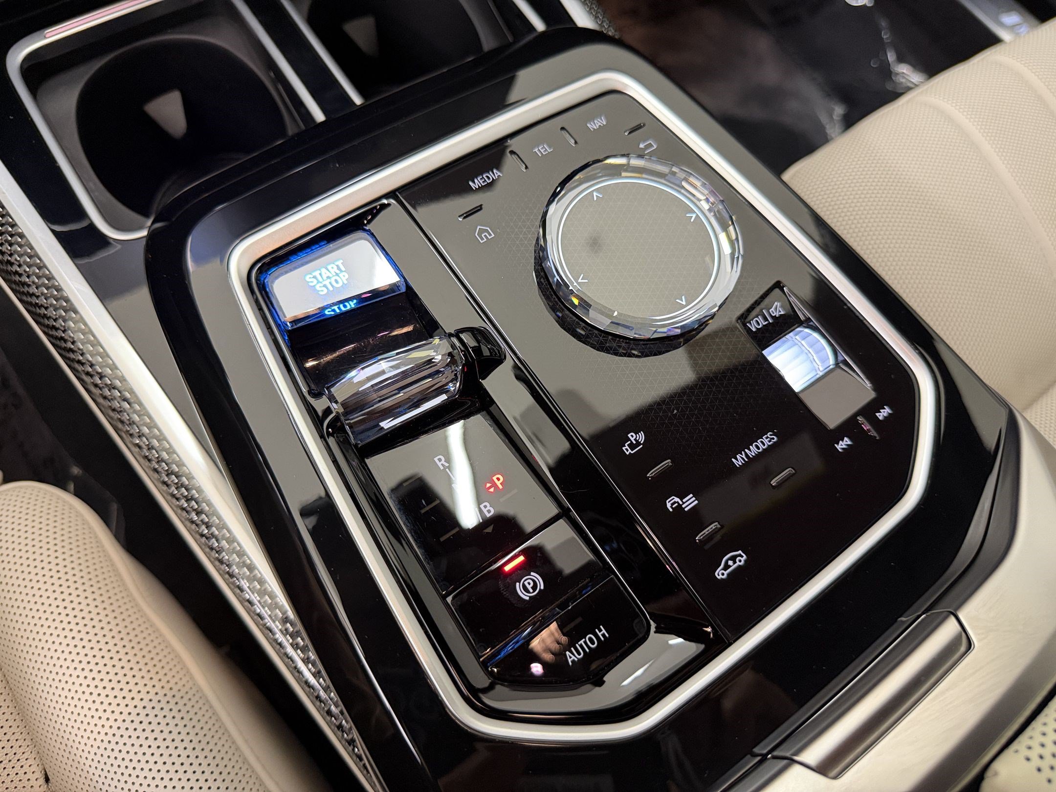 Certified 2023 BMW i7 xDrive60 AWD/4WD image 16