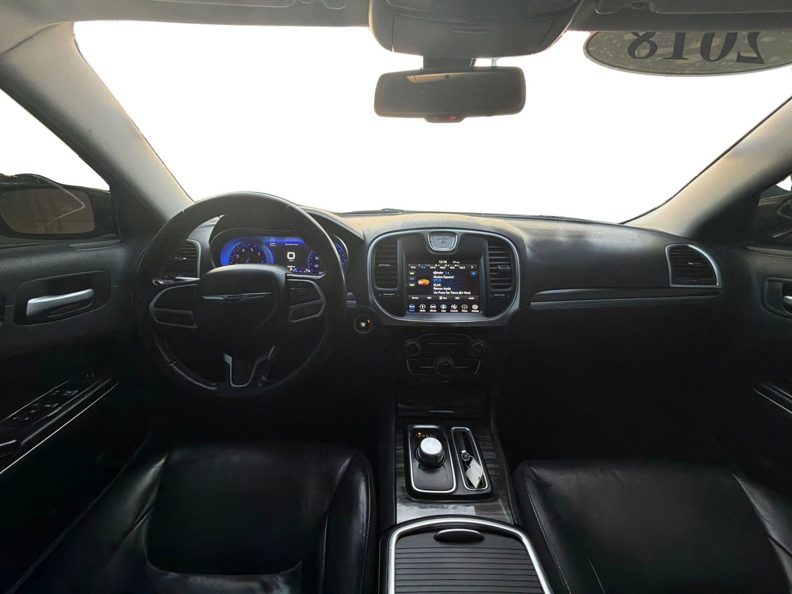 Used 2018 Chrysler 300 Touring L image 22