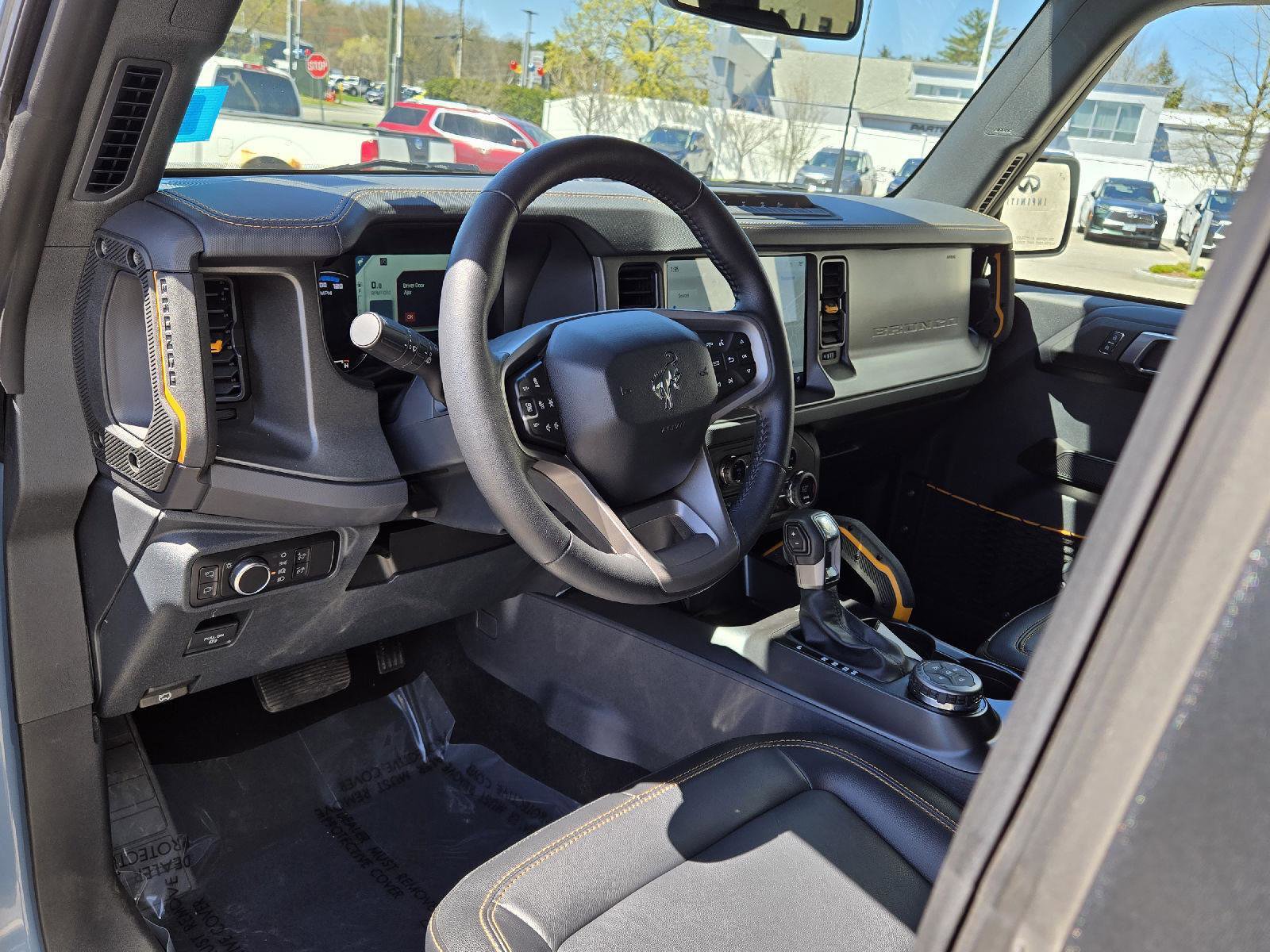 Used 2024 Ford Bronco Badlands AWD/4WD image 4