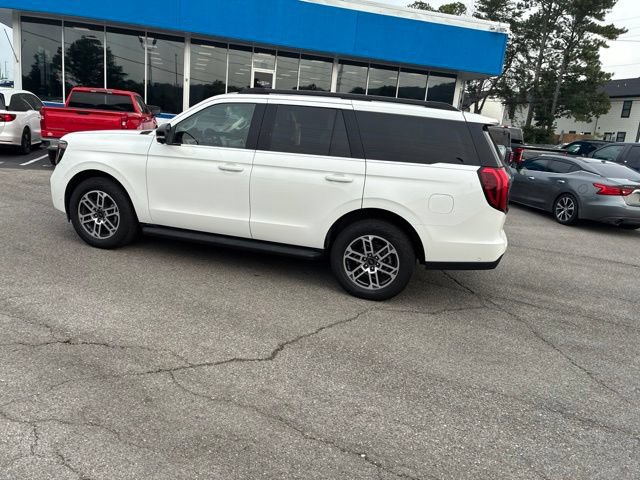 Used 2025 Ford Expedition Active AWD/4WD image 19