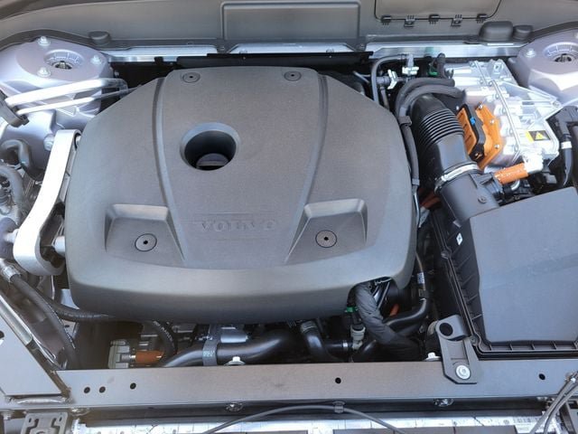 New 2026 Volvo XC60 T8 Plus w/ Climate Package PRO AWD/4WD image 19