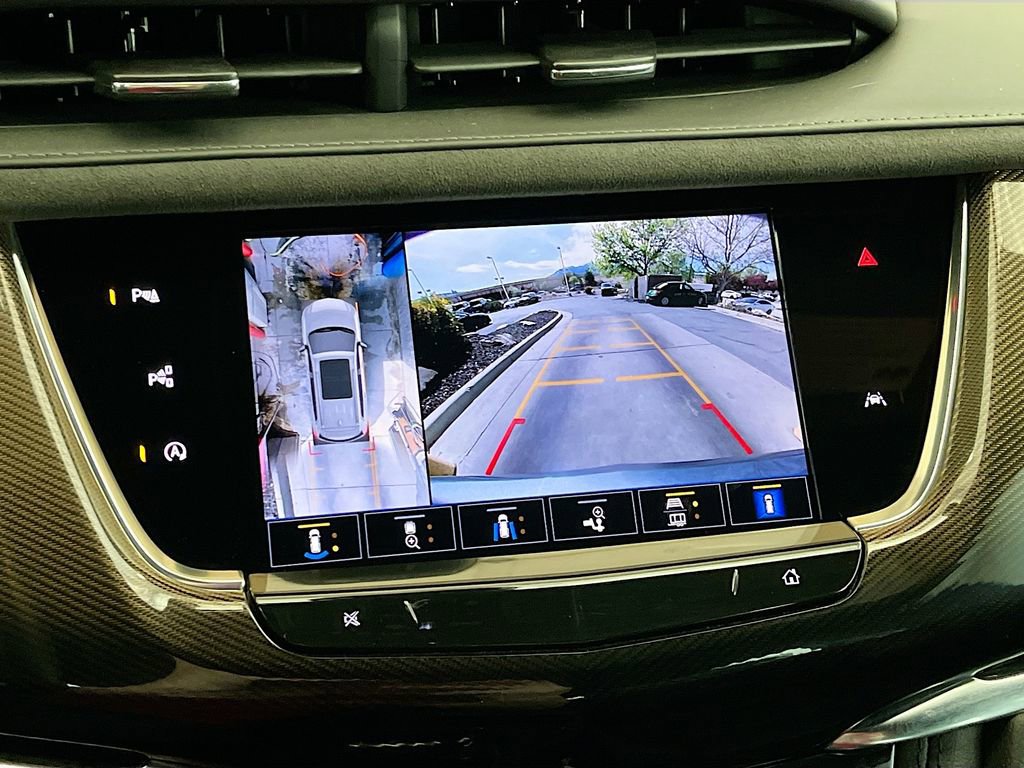 Used 2022 Cadillac XT6 Sport w/ Platinum Package image 14
