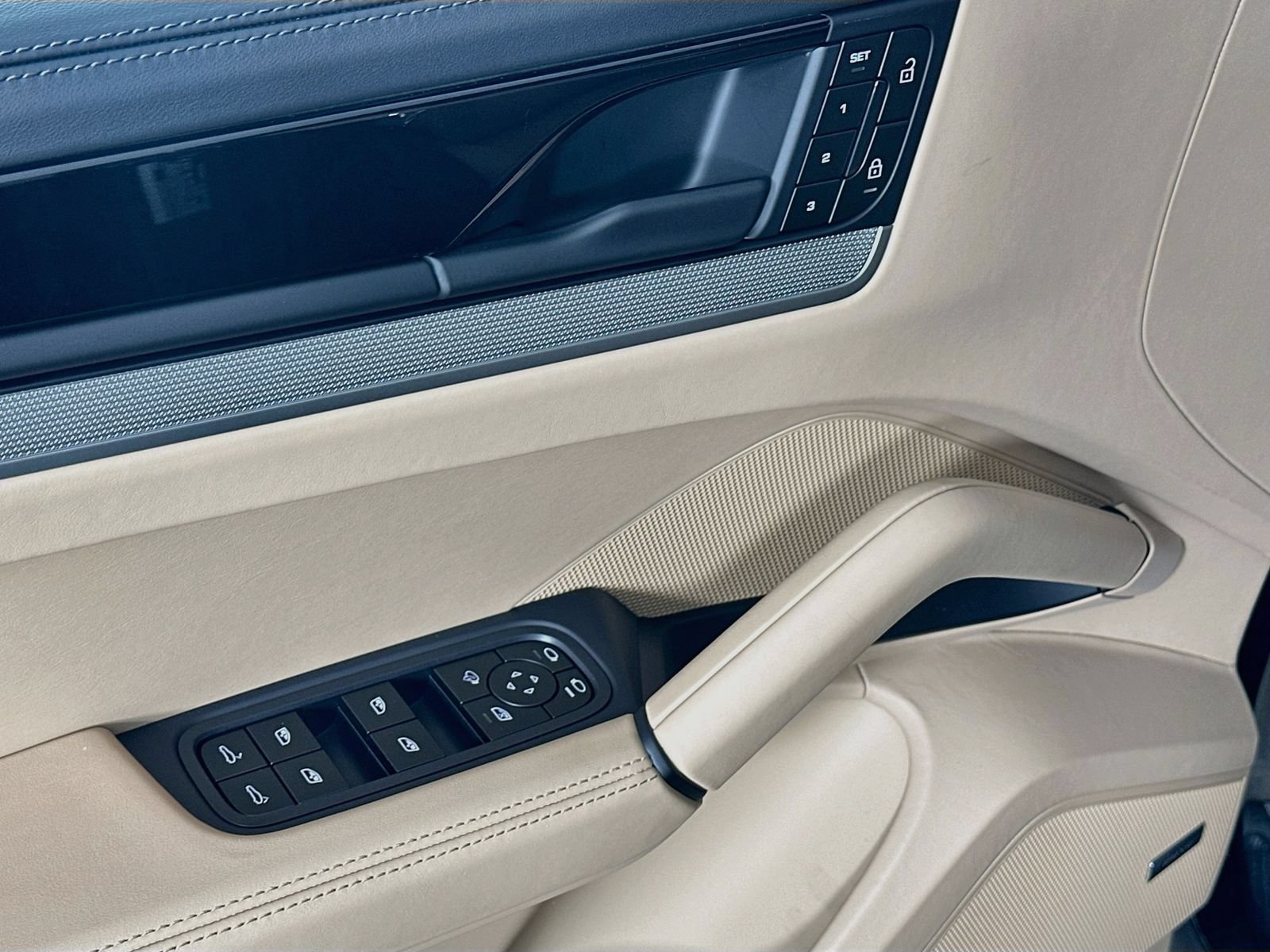 New 2026 Porsche Cayenne AWD/4WD image 17