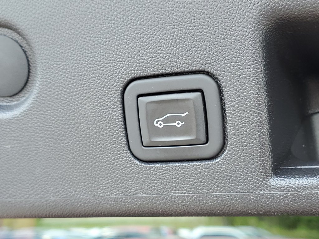 Used 2024 Chevrolet Equinox LT w/ LPO, Floor Liner Package AWD/4WD image 9