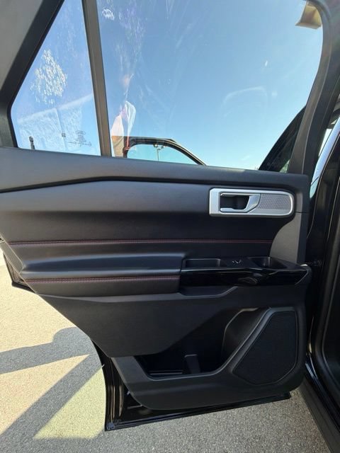 Used 2023 Ford Explorer ST-Line w/ Class IV Trailer Tow Package AWD/4WD image 16