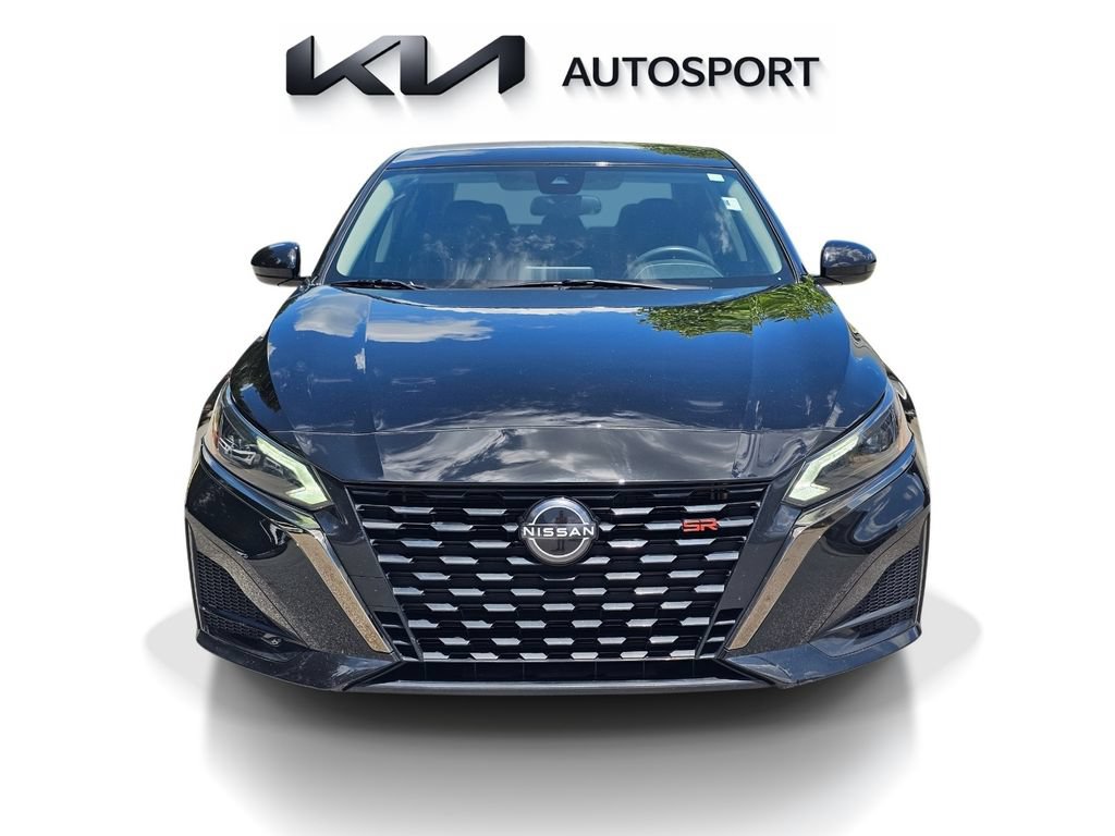 Used 2023 Nissan Altima 2.5 SR FWD image 2