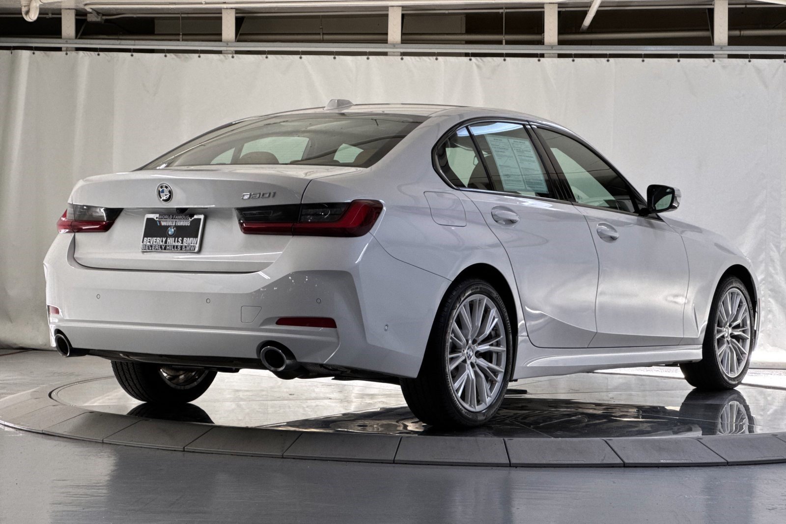 Used 2023 BMW 330i Sedan w/ Parking Assistance Package RWD image 8