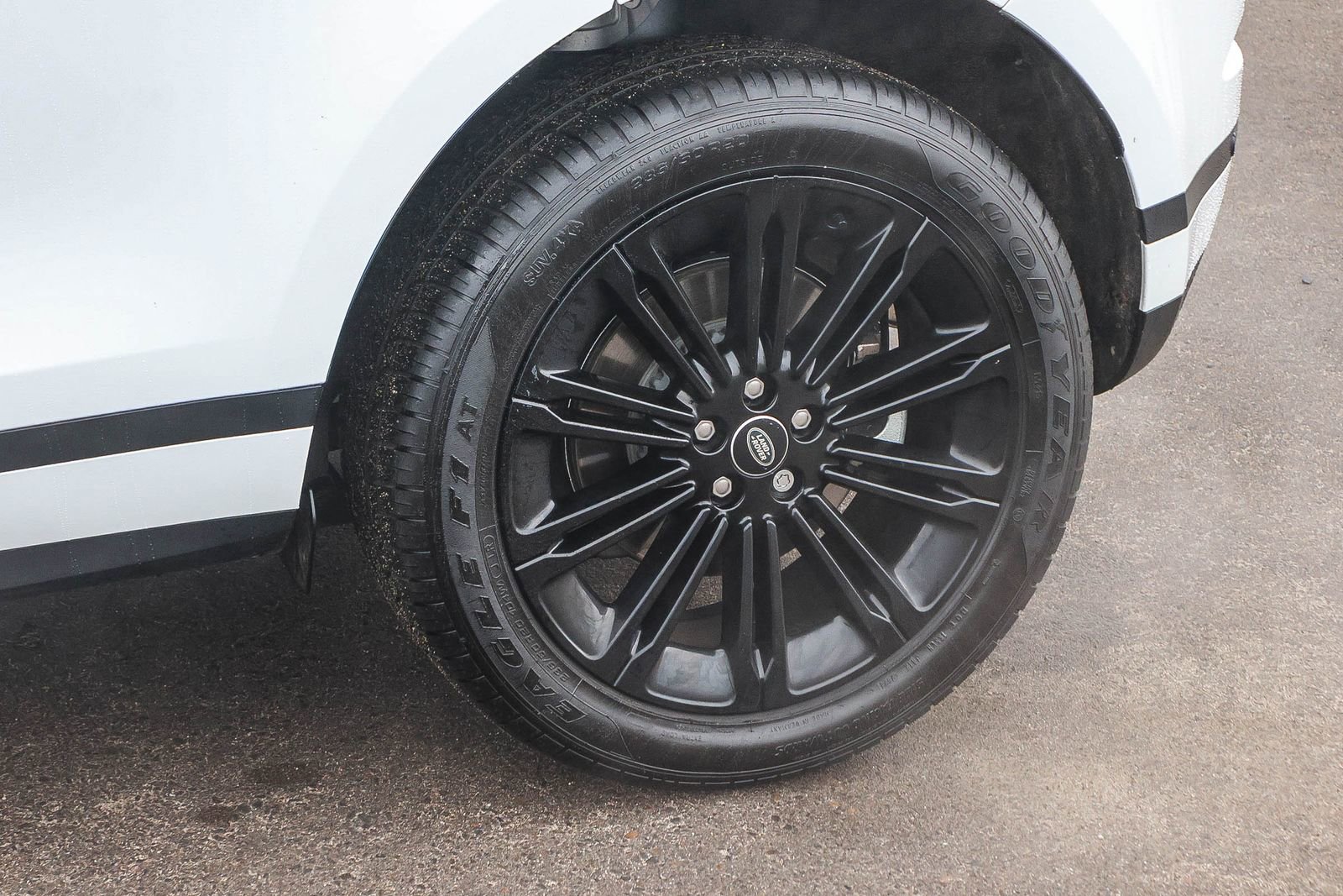 Used 2025 Land Rover Range Rover Evoque S image 10