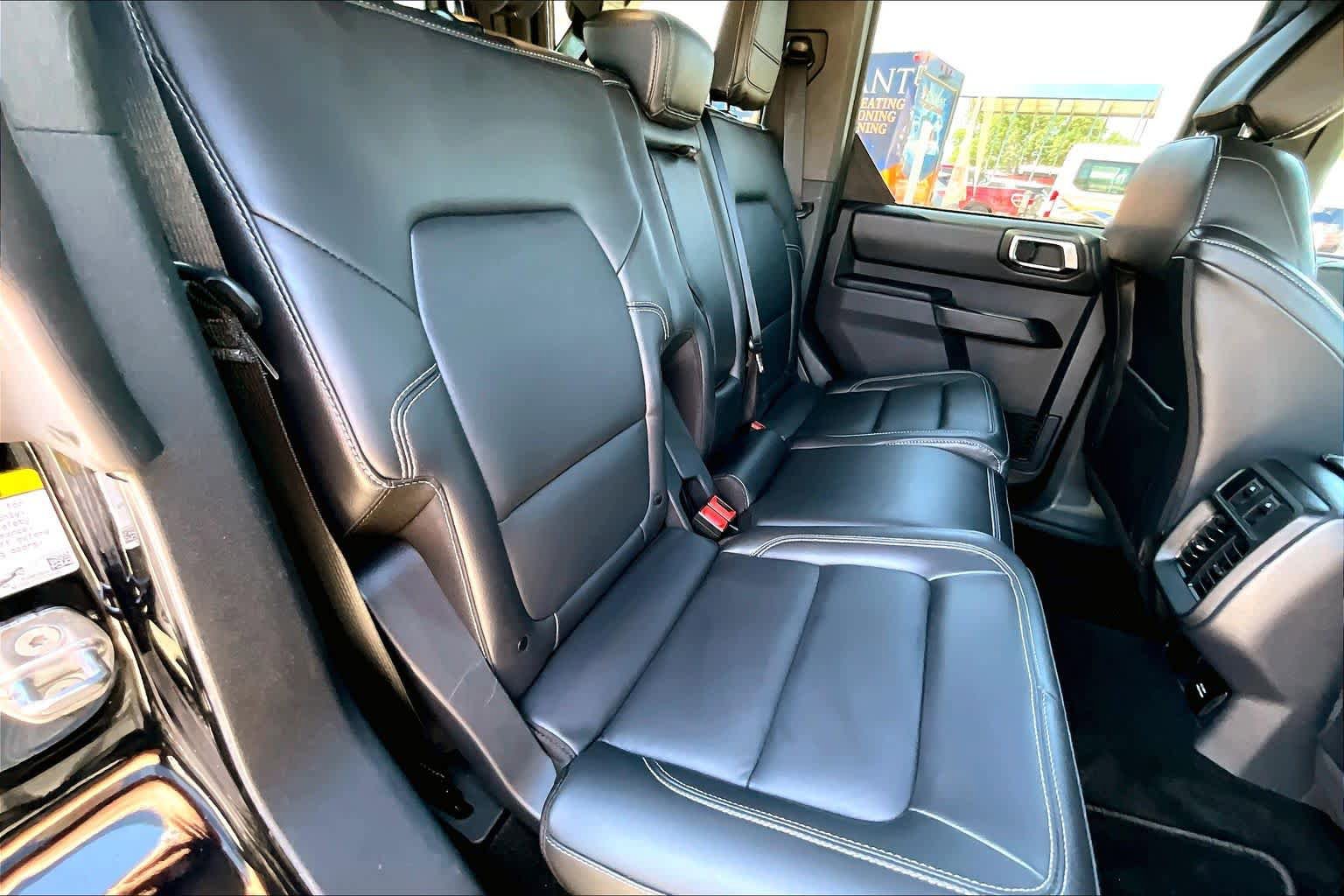 Used 2025 Ford Bronco Outer Banks AWD/4WD image 20