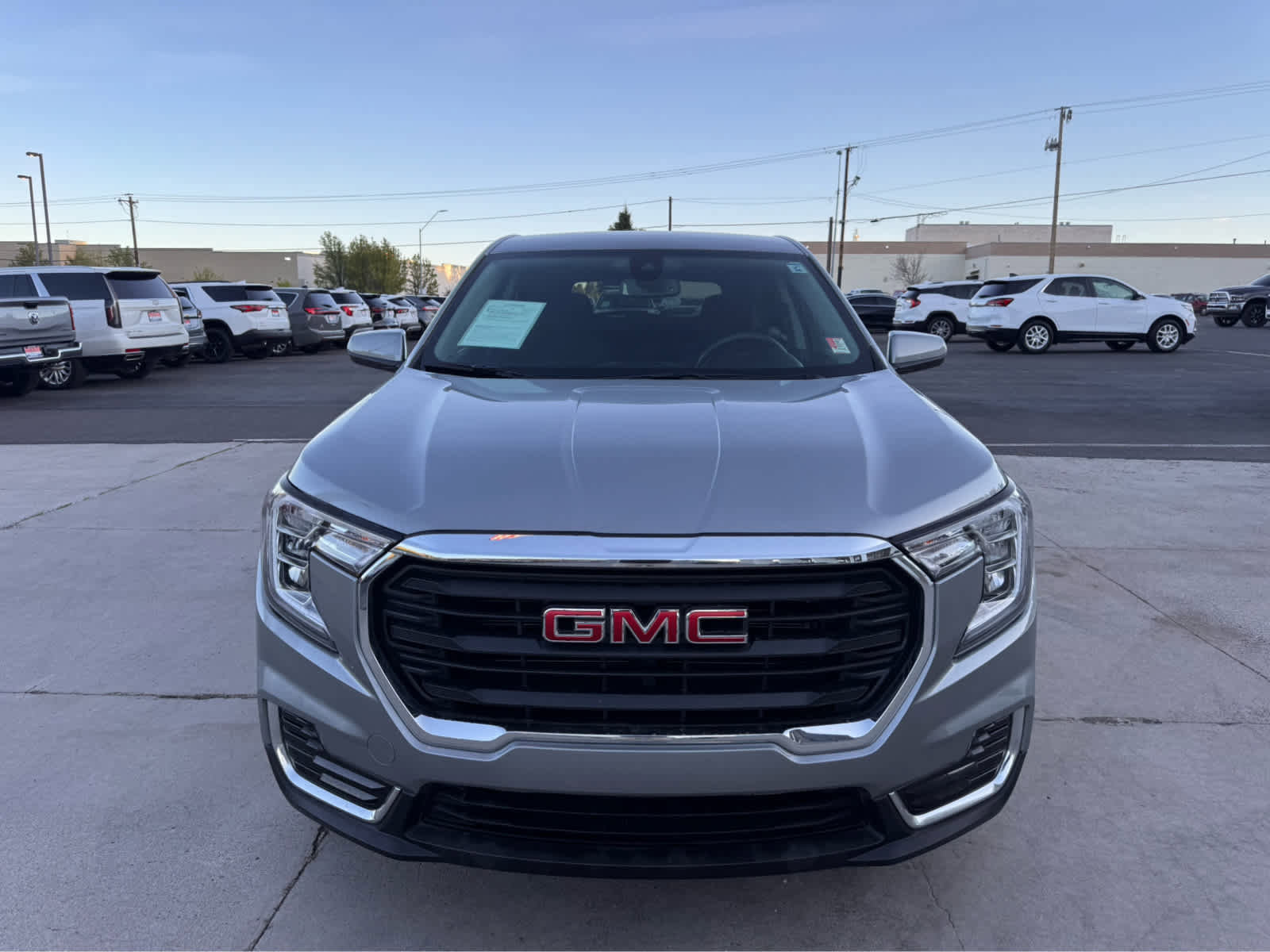 Used 2024 GMC Terrain SLE w/ LPO, Cargo Package image 8