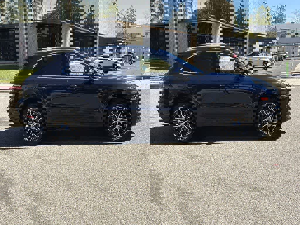 Used 2022 Porsche Macan image 7