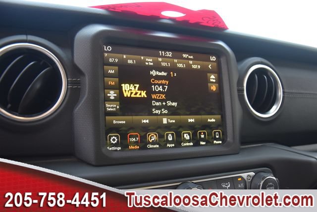 Used 2018 Jeep Wrangler Unlimited Sahara AWD/4WD image 36